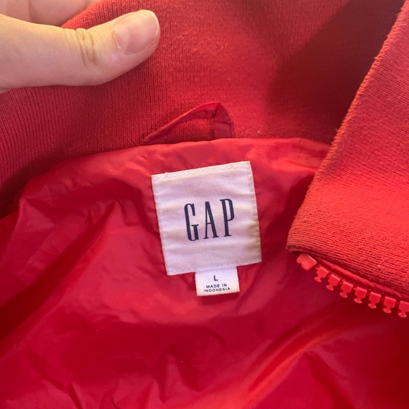 Gap red women’s puffer - Picture 2 of 3